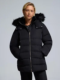 Veste matelassée avec capuche en fausse fourrure