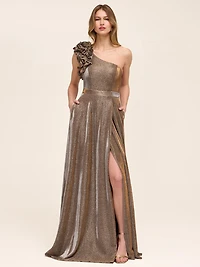 Robe asymétrique à effet métallisé