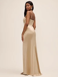 Robe bustier en satin à col bénitier