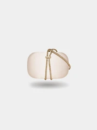 Minaudière en satin avec poignée ornée de bijoux