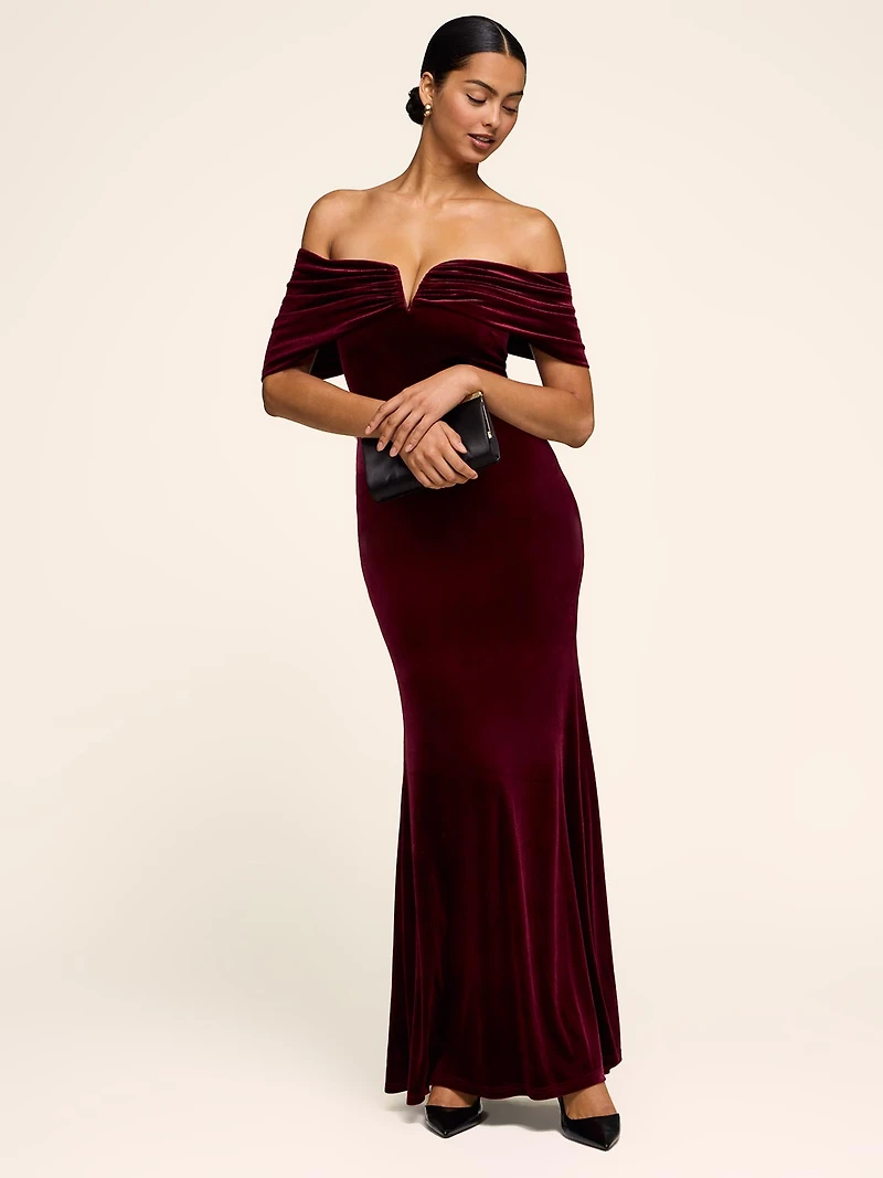 Robe en velours à épaules dénudées