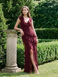 Robe longue en mousseline à col V et volants superposés