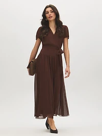 Robe mi-longue croisée en mousseline texturée