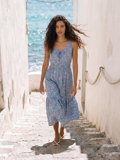 Robe mi-longue imprimée à volants