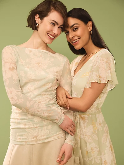 Haut à col bateau en maille motif floral