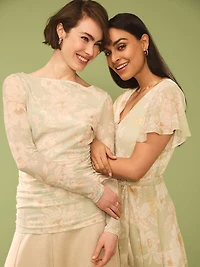 Haut à col bateau en maille motif floral