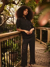 Pantalon court en coton avec oeillets