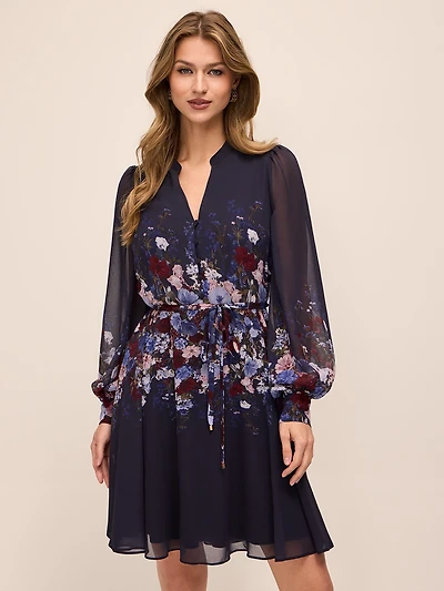 Robe mi-longue en mousseline à motif floral et manches longues