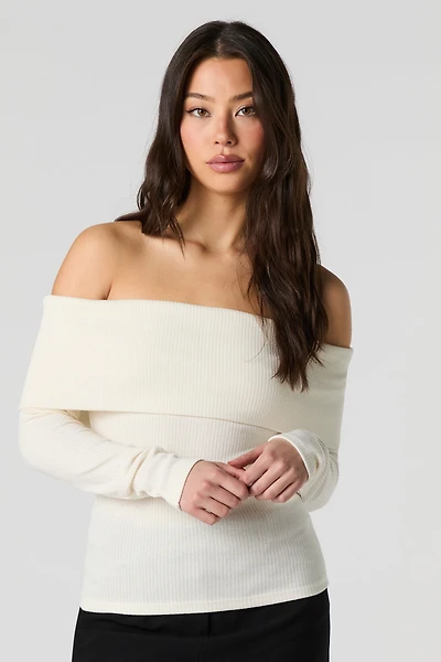 Haut en tricot côtelé à épaule dégagée et manche longue