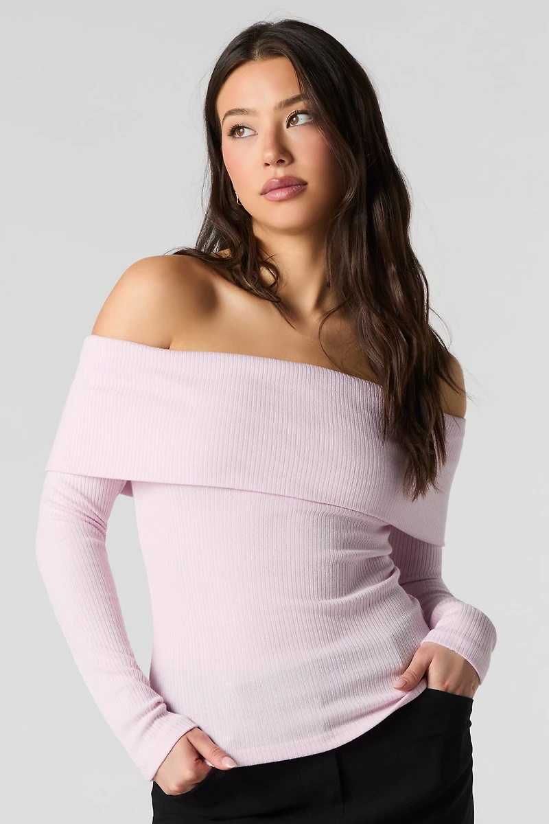 Haut en tricot côtelé à épaule dégagée et manche longue