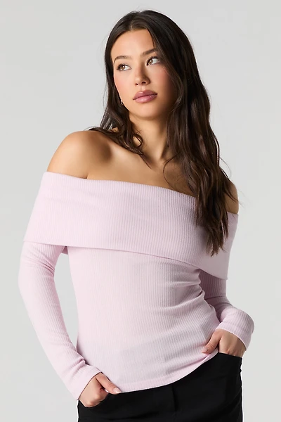 Haut en tricot côtelé à épaule dégagée et manche longue