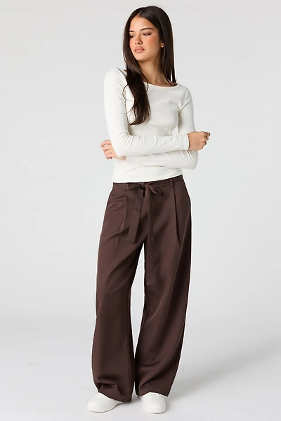 Pantalon habillé à jambe large avec ceinture