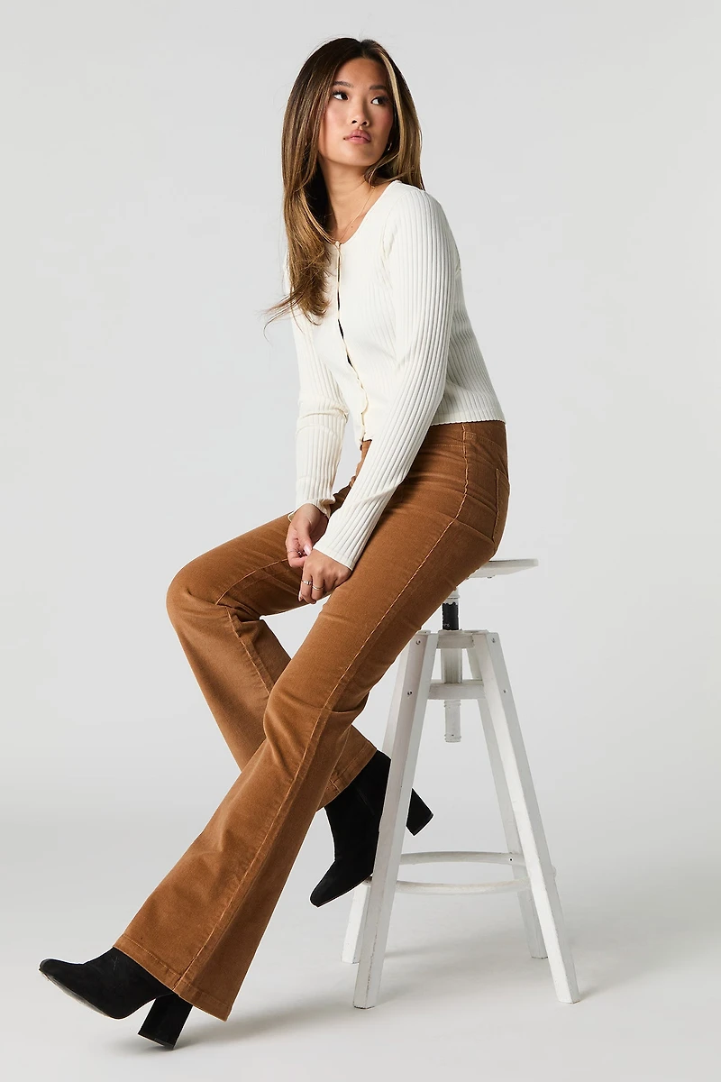 Pantalon en velours côtelé à jambe évasée