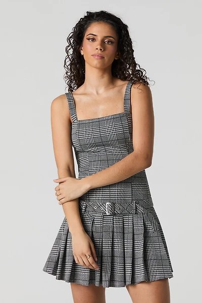 Minirobe plissée avec ceinture