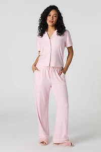 Ensemble pyjama avec haut boutonné et pantalon