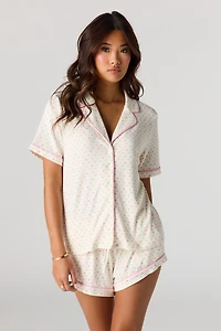 Ensemble pyjama avec haut boutonné imprimé col et short
