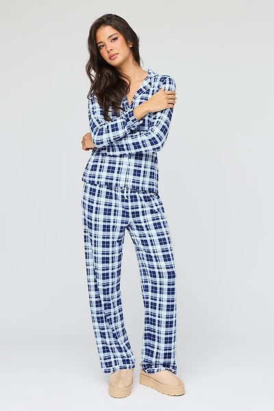 Ensemble avec haut boutonné à manches longues et pantalon