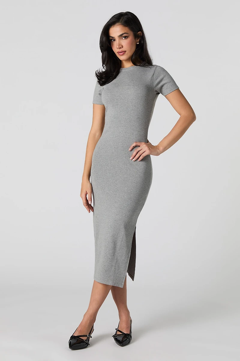 Robe midi à fente et manche courte