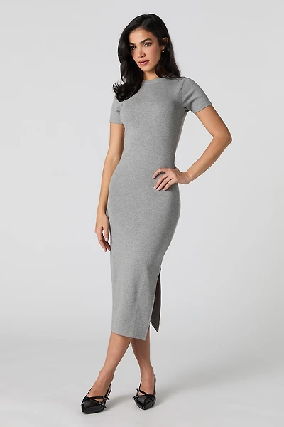 Robe midi à fente et manche courte