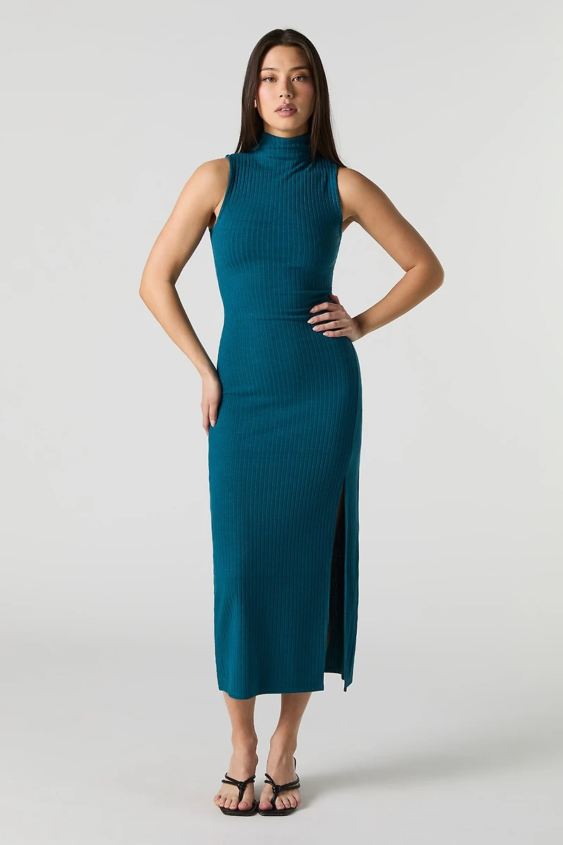 Robe midi en tricot côtelé et col montant