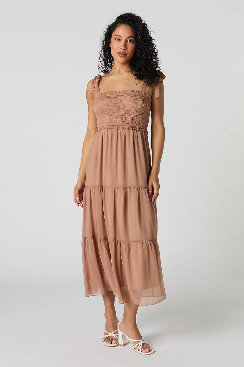 Robe midi volantée en chiffon avec attaches