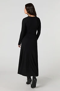 Robe midi asymétrique en tricot côtelé et manche longue
