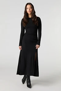 Robe midi asymétrique en tricot côtelé et manche longue