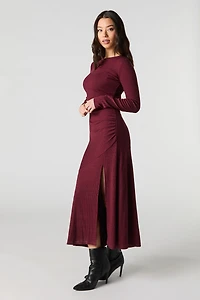 Robe midi asymétrique en tricot côtelé et manche longue