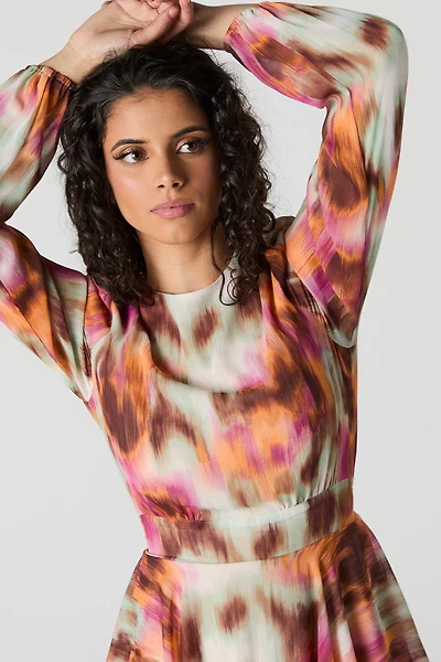 Minirobe volantée en chiffon imprimé à manches longues