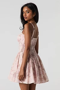 Minirobe corset avec liséré de dentelle
