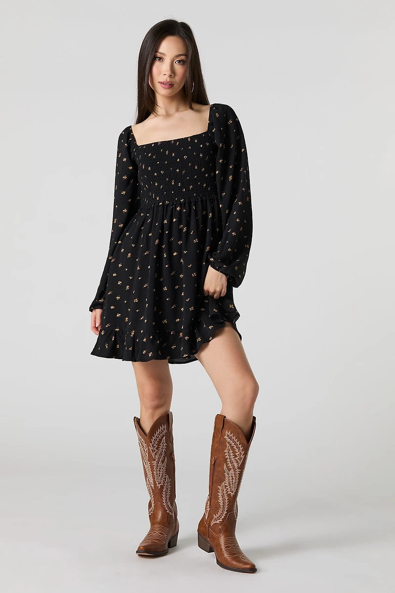 Minirobe plissée à encolure carrée et manche longue