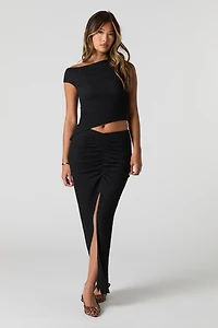 Haut asymétrique texturé à épaule dégagée