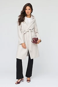 Manteau à capuchon en simililaine avec ceinture