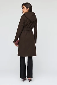 Manteau à capuchon en simililaine avec ceinture
