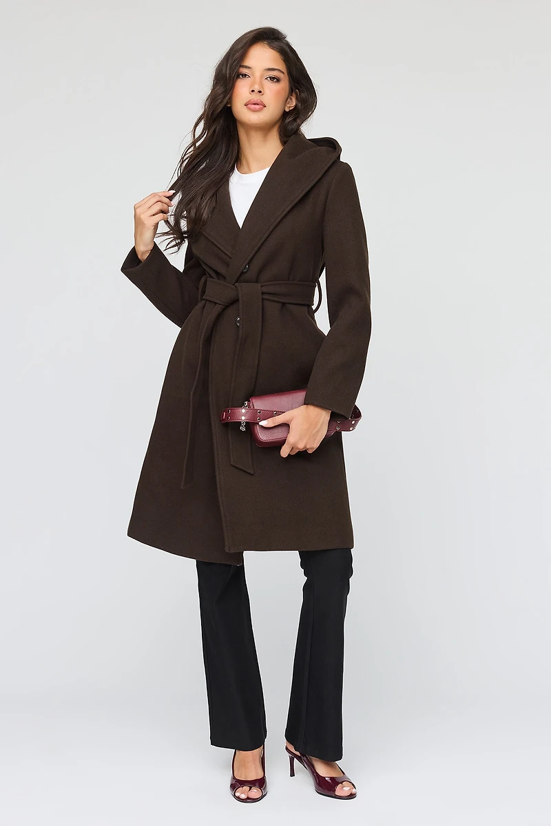 Manteau à capuchon en simililaine avec ceinture