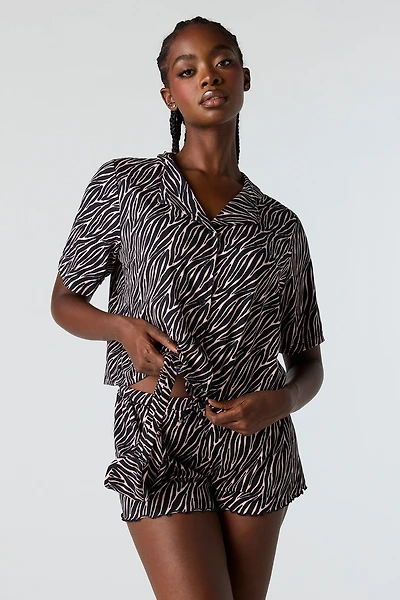 Ensemble pyjama avec haut boutonné, short et masque