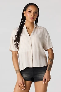 Haut boutonné texturé à manches courtes