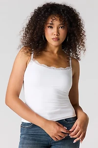 Débardeur profilé avec liséré de dentelle et encolure dégagée