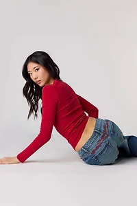 Jean super baggy à broderie et taille basse