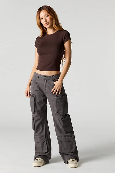 Pantalon cargo à jambe droite avec poches multiples