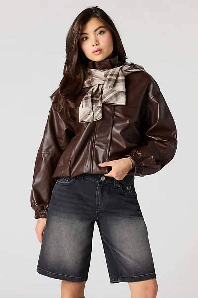 Short en denim à taille basse avec motif brodé Papillon