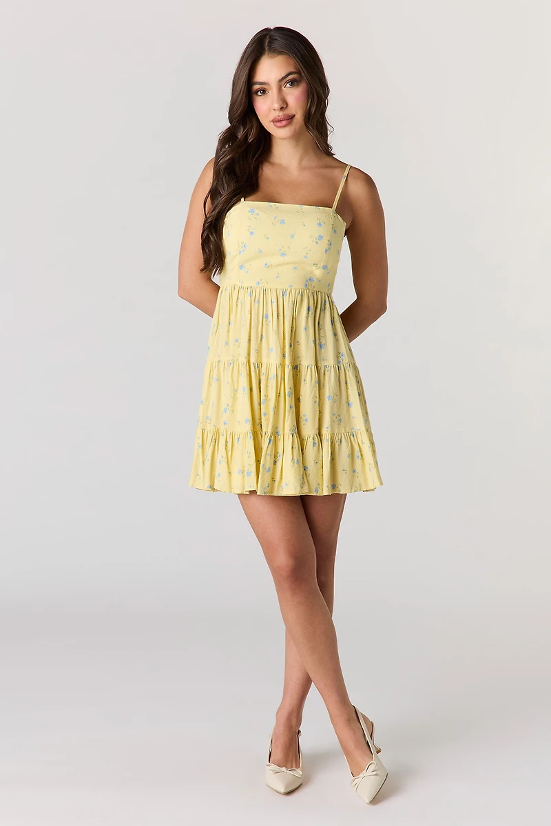 Minirobe volantée sans soutien-gorge avec attache au dos