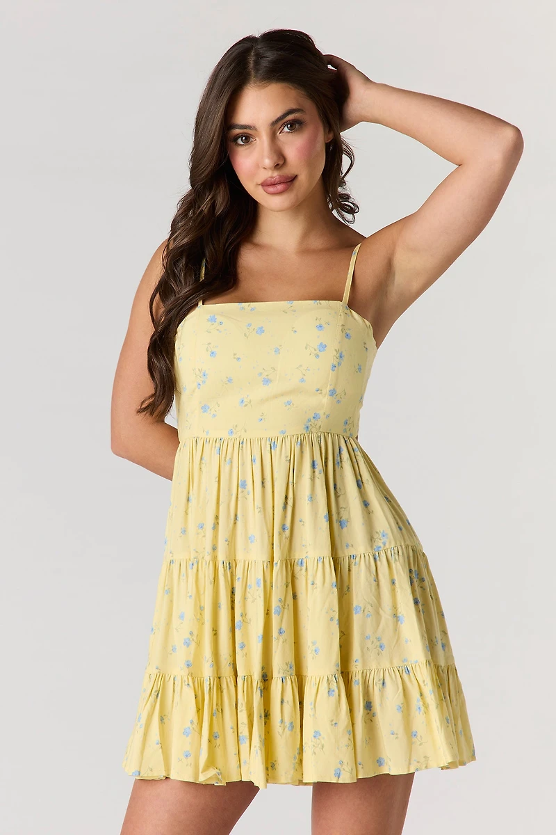 Minirobe volantée sans soutien-gorge avec attache au dos