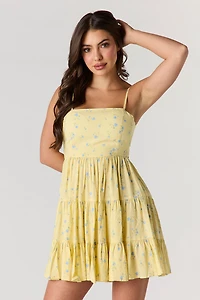 Minirobe volantée sans soutien-gorge avec attache au dos