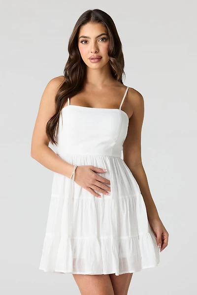 Minirobe volantée sans soutien-gorge avec attache au dos