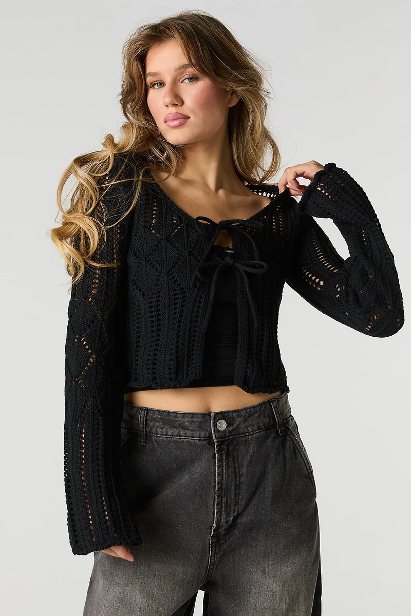 Chandail asymétrique en tricot ajouré avec attache