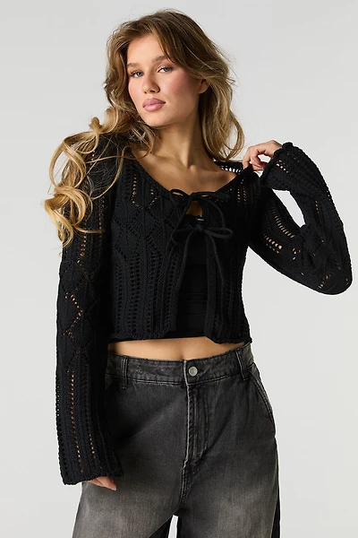Chandail asymétrique en tricot ajouré avec attache