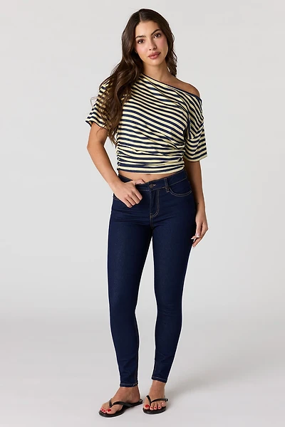 Jean ajusté extensible à taille haute