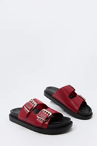 Sandales avec boucles et oeillets