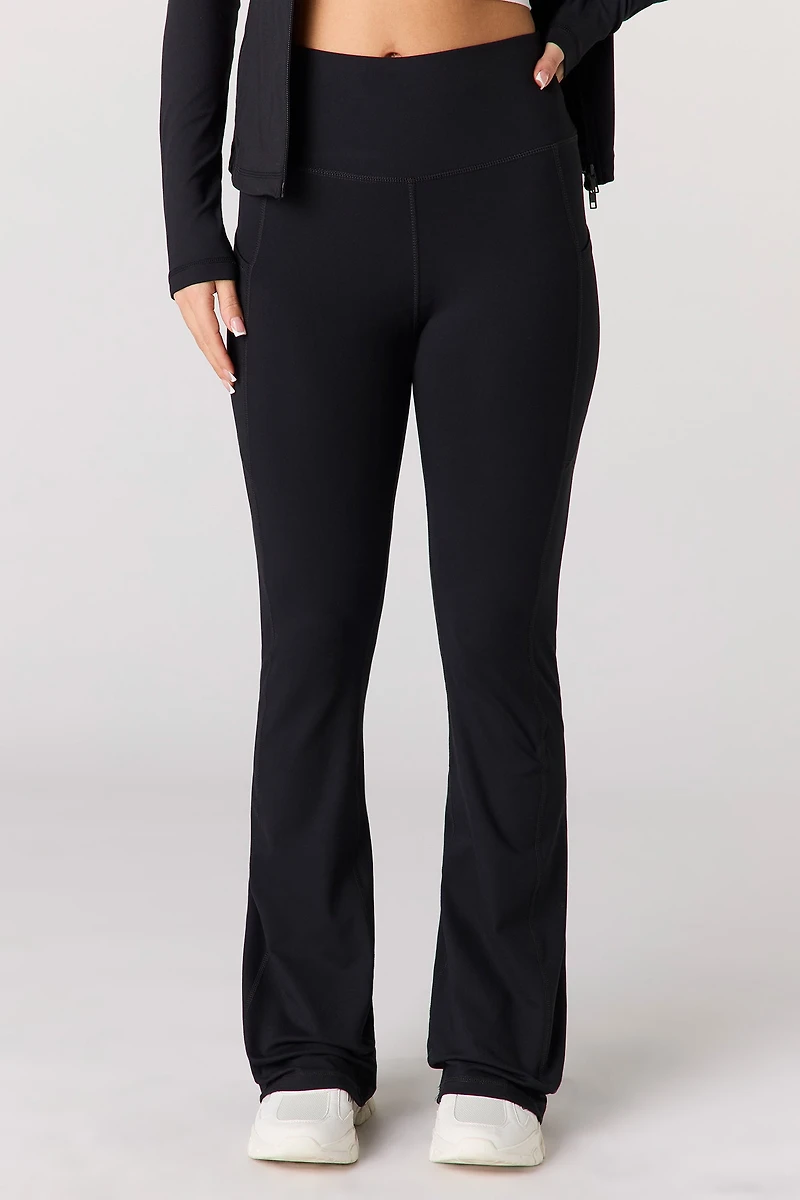 Pantalon Active à jambe évasée avec poches latérales